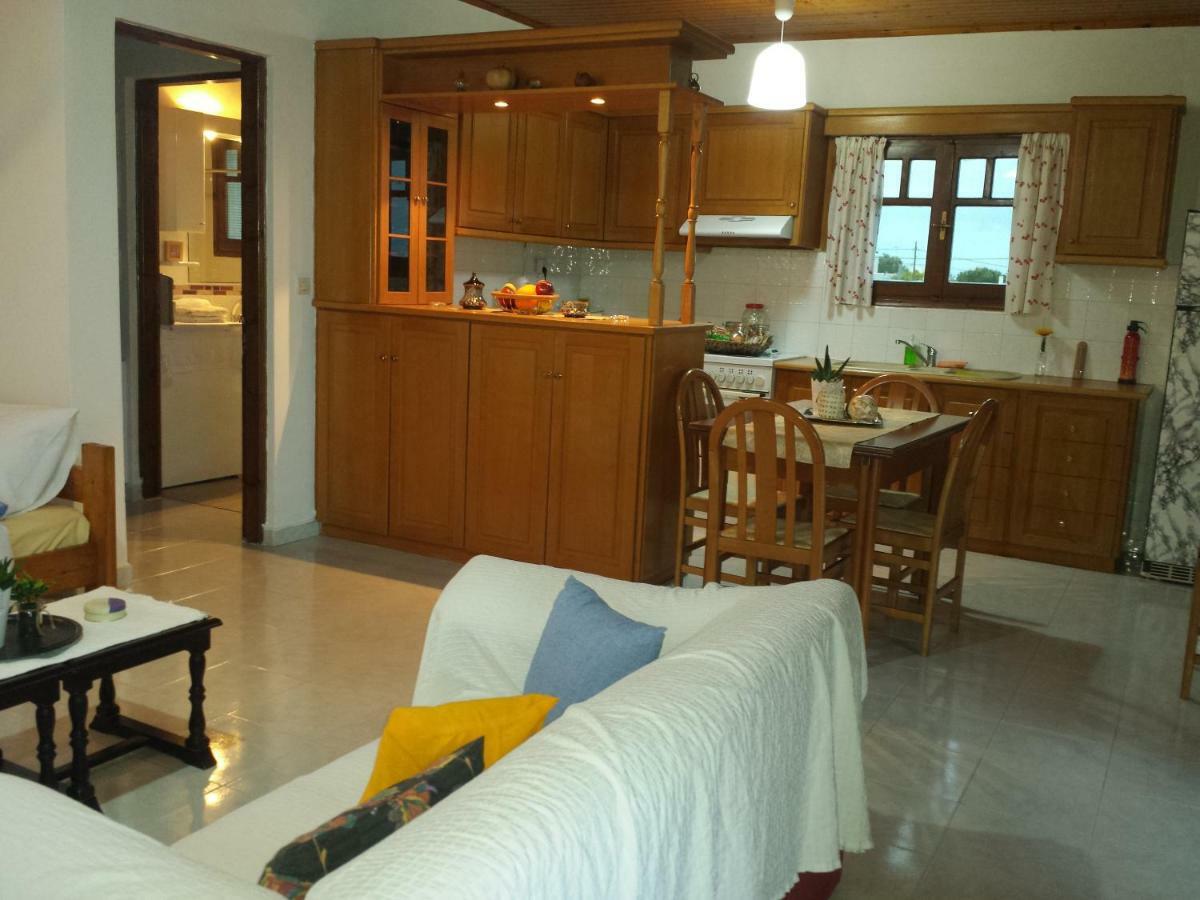 فيلا أرتيميدافي Smile House Near Athens Airport 300M From The Sea المظهر الخارجي الصورة